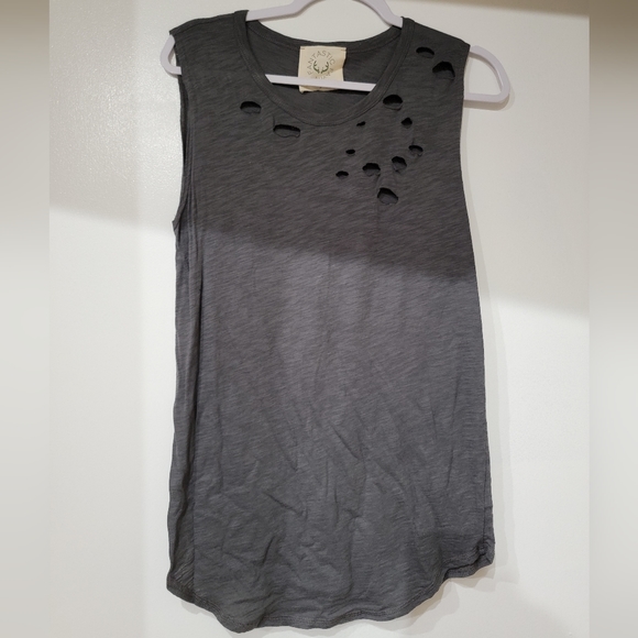 Destroyed tank - Picture 1 of 2